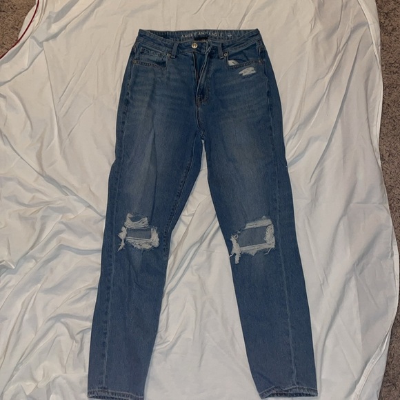 American Eagle | Mom Jean | Size 2 - Picture 2 of 6